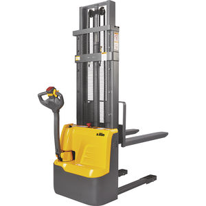 accatastatore elettrico