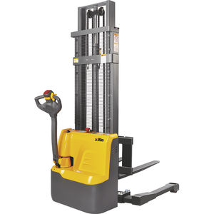 accatastatore elettrico