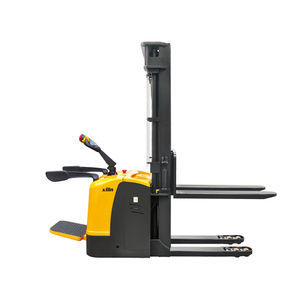 accatastatore elettrico