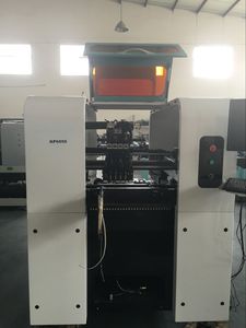macchina pick and place SMT