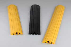 protezione per cavi per il passaggio di veicoli