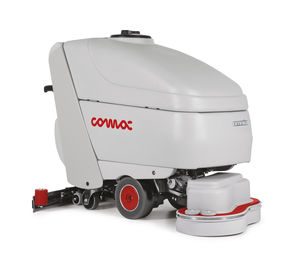 lavasciuga pavimenti uomo a terra