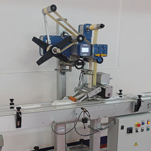 macchina di etichettatura automatica