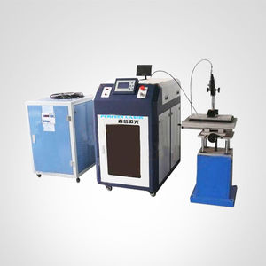 macchina saldatrice laser