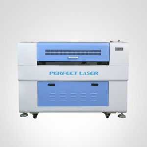 macchina per incisione laser CO2