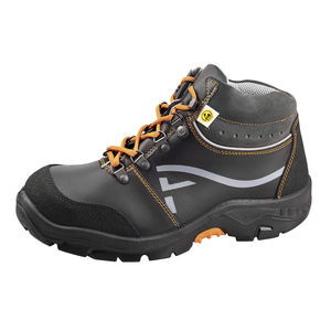 scarpa antinfortunistica antiscivolo