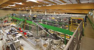 soppalco industriale con scaffalature