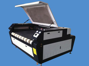 macchina da taglio laser CO2