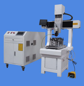 macchina saldatrice laser