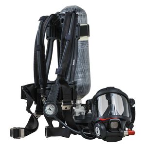 casco con respiratore