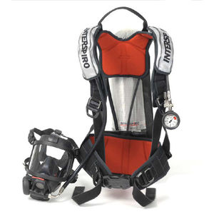 casco con respiratore