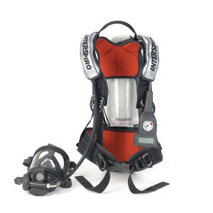 casco con respiratore