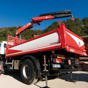 gru montata su camion