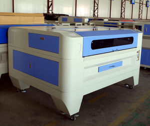macchina da taglio laser CO2