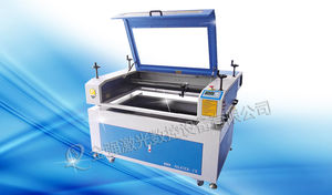 macchina per incisione laser