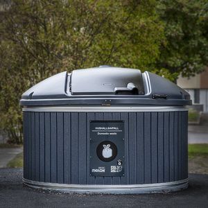 cassonetto per rifiuti urbani