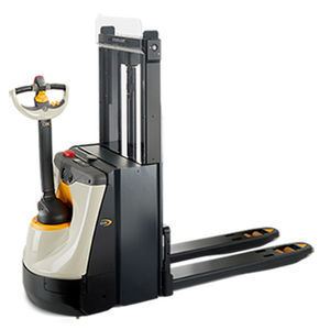 accatastatore elettrico 1