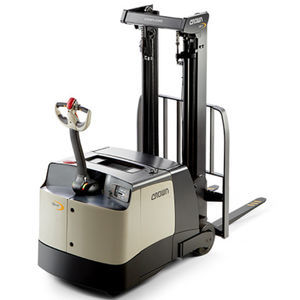 accatastatore elettrico 1