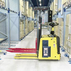 AGV per movimentazione / commissionatore / per magazzino / elettrico