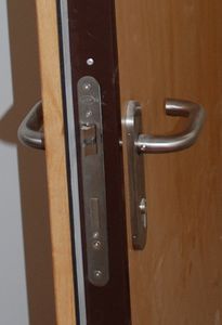 porta per isolamento acustico