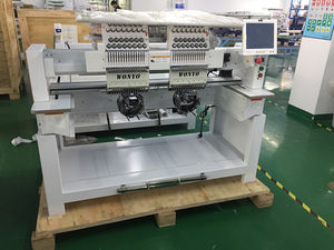 macchina da ricamo a 2 teste
