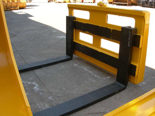 Forca per pallet regolabile - LAMETER s.r.l. - per movimentazione / per pala caricatrice
