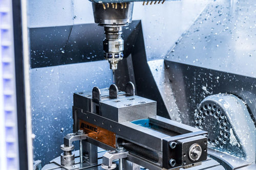 Fresatura conto terzi CNC - Spaleck GmbH & Co. KG - di metallo / industriale / per serie di medie dimensioni