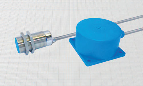 Sensore di prossimità induttivo - DCAL30/4609  - BDC ELECTRONIC S.r.l. - cilindrico / M30 / analogico