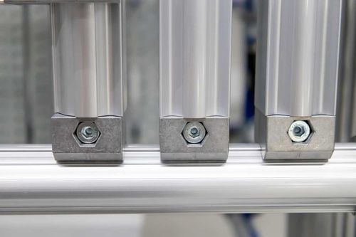 Profilo in alluminio - BeeWaTec AG - quadrato / per l'industria automobilistica / per la tecnologia del trasporto