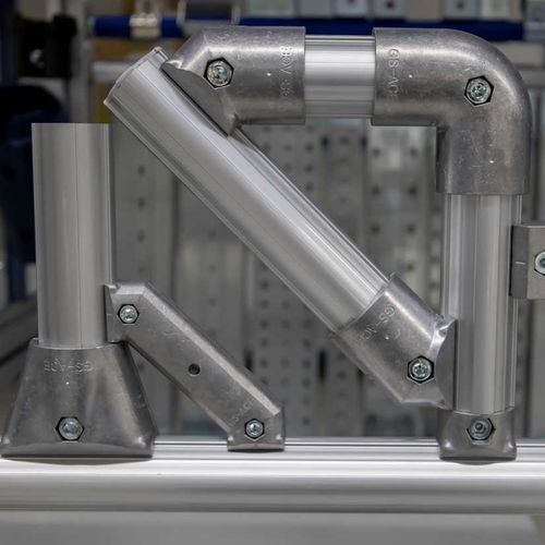 Sistema di profilati in alluminio - BeeWaTec AG - modulare / leggero / rinforzato
