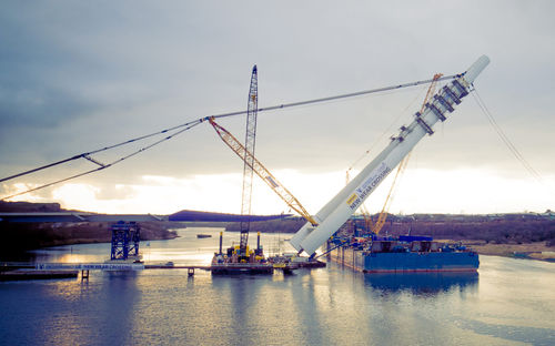 Gru su chiatta - Sarens Group - per applicazioni marine / di sollevamento / da trasporto