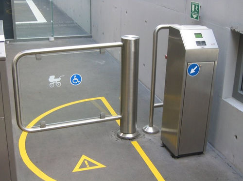 Cancello a motore - Ikarus Baden - Karl Gotschlich GesmbH - per controllo accessi / in vetro acrilico
