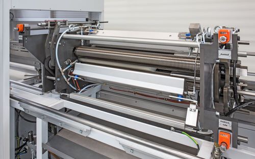 Formatrice bordatrice - RIMROLLER - Kiefel GmbH - con rullatura / per bicchieri / per plastica