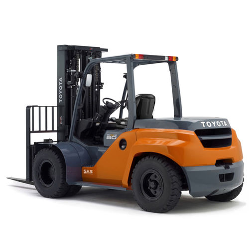 Carrello elevatore diesel - 8FG80F - Toyota Industrial Equipment - con conducente seduto / industriale / per movimentazione