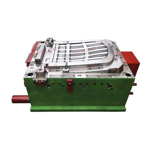Stampo per iniezione plastica a canali caldi - Sino Mould Co.,Ltd Huangyan Taizhou - assistito con gas / per sedie / per grandi serie