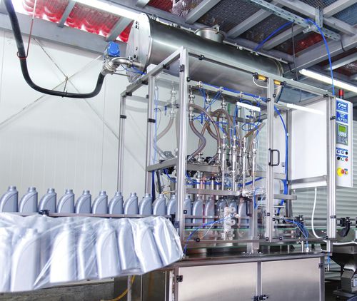 Linea di riempimento automatica - Omniprojekt doo, Vrnjačka Banja, Srbija - per bottiglie / per vasetti / per acqua