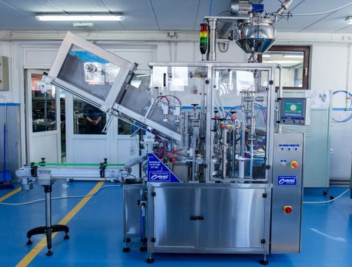 Macchina di riempimento e tappatura per l'industria cosmetica - MTB 2000 - Omniprojekt doo, Vrnjačka Banja, Srbija