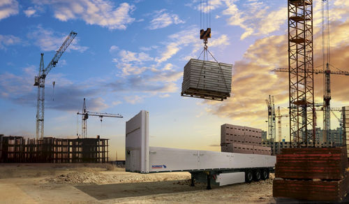 Rimorchio a pianale - S.PR BAU - Schmitz Cargobull - per merce / a 2 assi / trainato
