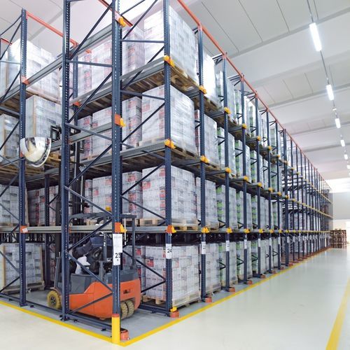 Scaffalatura portapallet drive-in - MECALUX - per magazzino di stoccaggio / con ripiani / ad accumulo