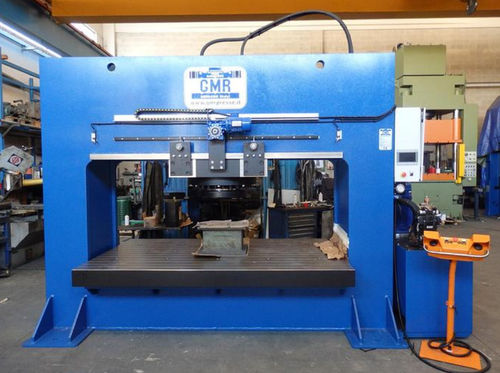 Pressa idraulica - 3951395 - GMR di Maffi Raimondo Srl - di formatura / a pistone mobile / verticale