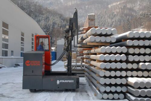 Carrello elevatore laterale elettrico - STAMPEDE - BULMOR industries - con conducente seduto / per uso esterno / per movimentazione