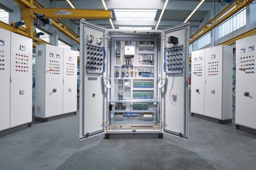 Armadio di comando - Montanhydraulik - di stoccaggio / a pavimento / a porte battenti