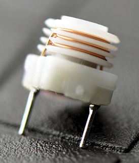 Induttore RF - 5SQ series - Frontier Electronics, Corp. - sintonizzabile / a foro passante