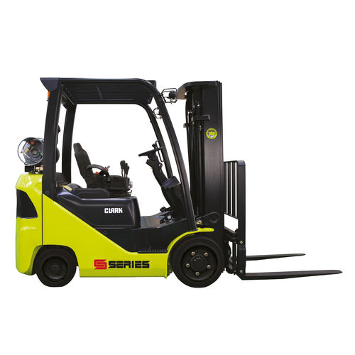 Carrello elevatore a GPL - S series - CLARK Material Handling - con conducente seduto / per movimentazione / compatto