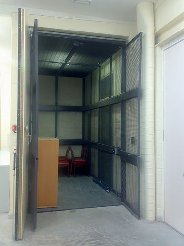 Montacarichi idraulico - Edmolift UK Ltd - a piattaforma