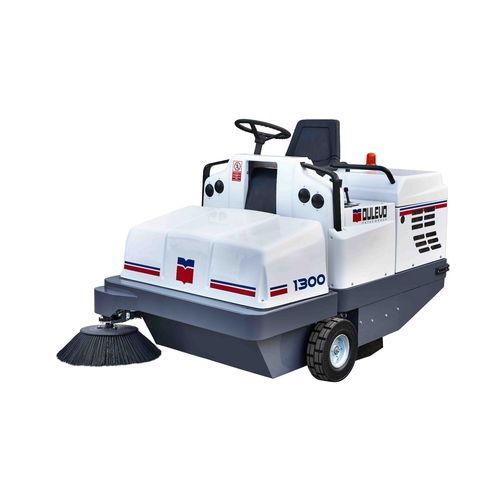 Spazzatrice uomo a bordo - Dulevo 1300 - DULEVO INTERNATIONAL - con motore diesel / a batteria / da esterno