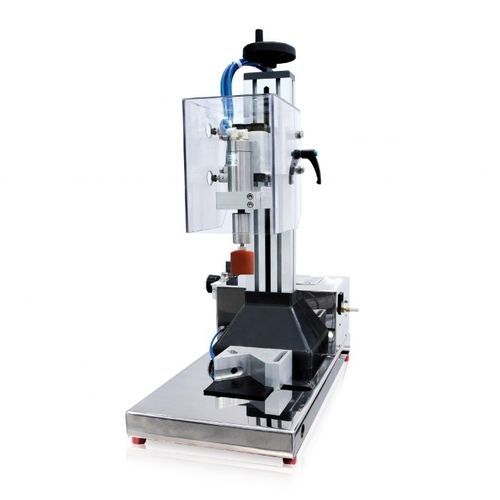 Tappatrice a vite - AV30 - Dumek - semiautomatica / per tappi / per bottiglie
