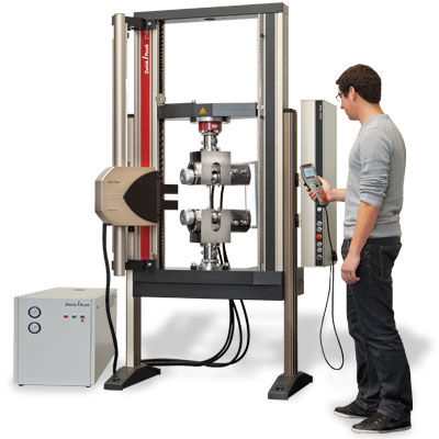 Sistema di serraggio idraulico - ZwickRoell GmbH & Co. KG