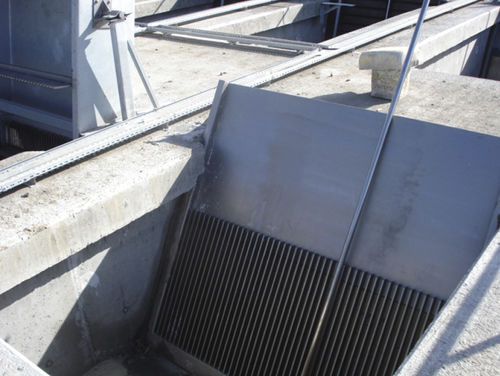 Vaglio per trattamento di acque reflue - HANDRAKE ® - ESTRUAGUA - solidi/liquidi / in lamiera forata