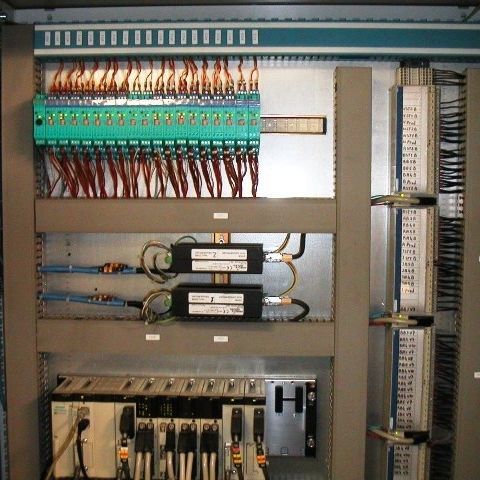 Armadio elettrico a pavimento - ERIMAC